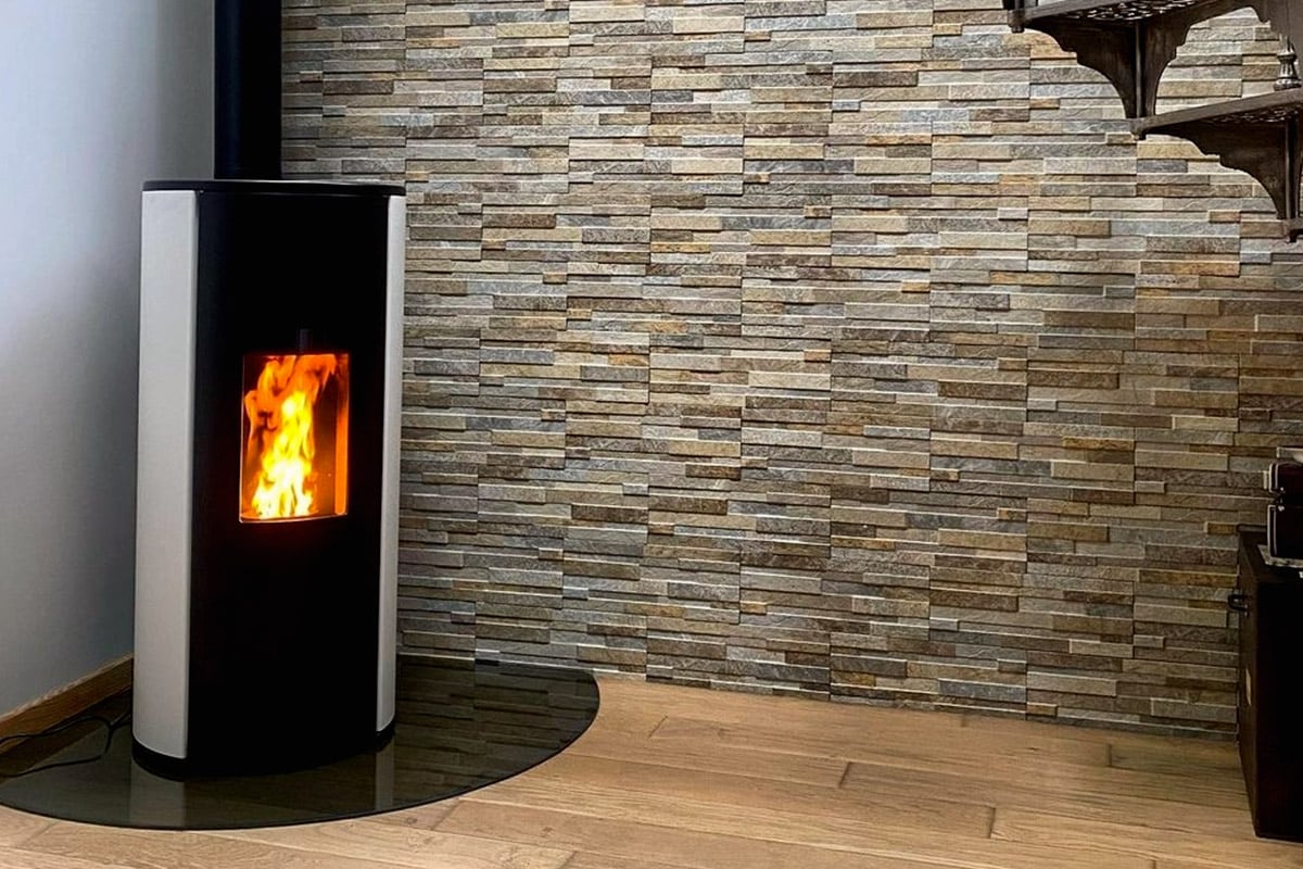 Pierre De Parement Derriere Un Poele | Chtoby Pomnili