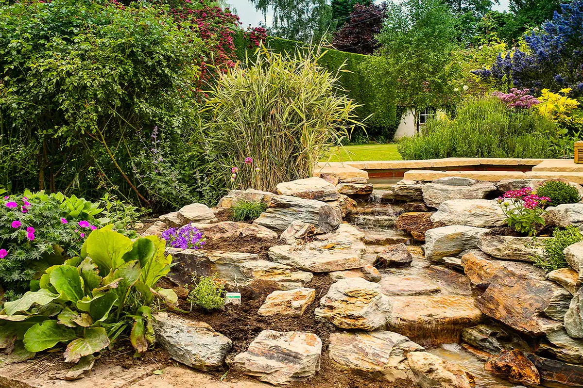 Que Faire avec des PIERRES dans un JARDIN ? Idées 2025