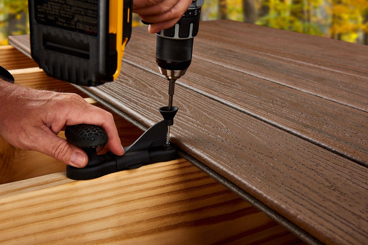 Comment poser les lames d'une terrasse COMPOSITE ? Guide de montage — free download