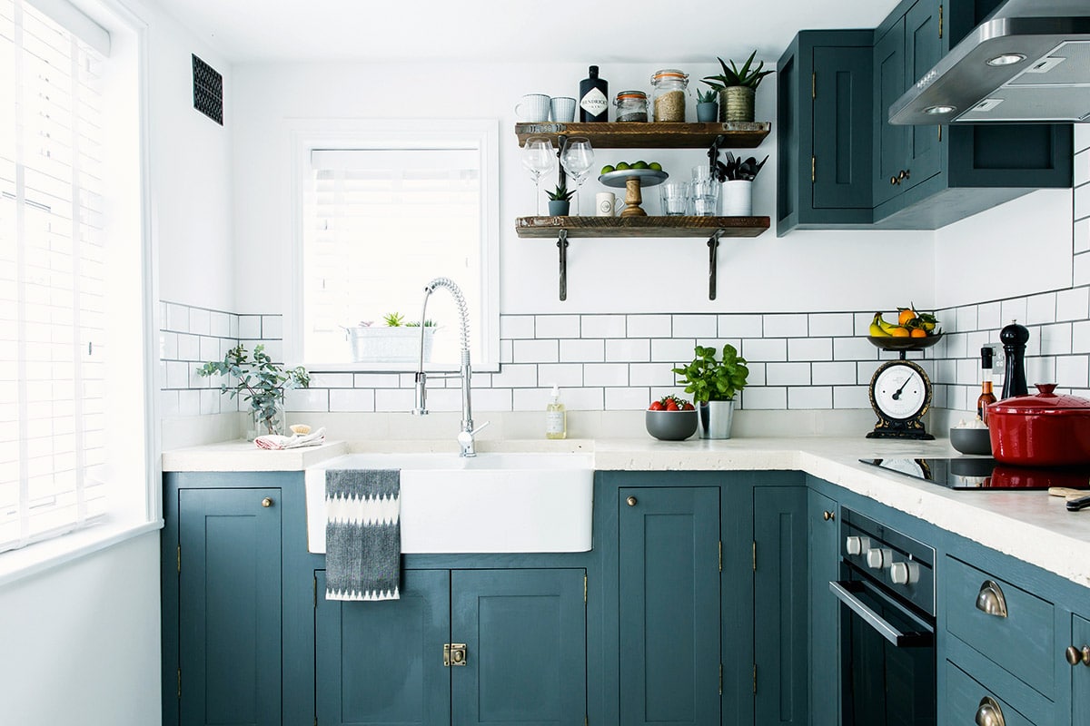 Comment AMÉNAGER une CUISINE en LONGUEUR ? Tendances 2025