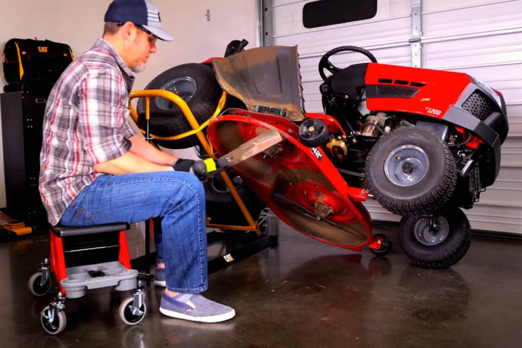 Meilleur LÈVE TRACTEUR TONDEUSE : Avis, Comparatif et Prix 2024