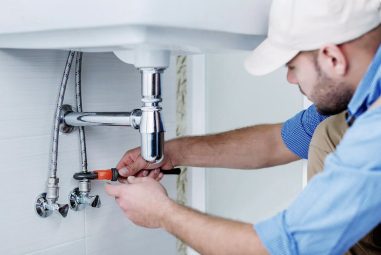 Choisir le MEILLEUR PLOMBIER pour 2025 ? Devis, Conseil & Avis